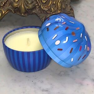 DW HOME CANDLE CHOCOLATE CHIP GOODIES 2.4 oz NEW MINI TIN CUP CAKE